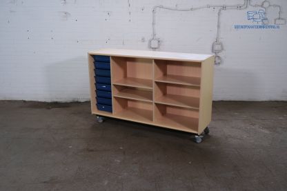Tweedehands opbergkast verrijdbaar 150x98x45 cm met planken/ bakjes