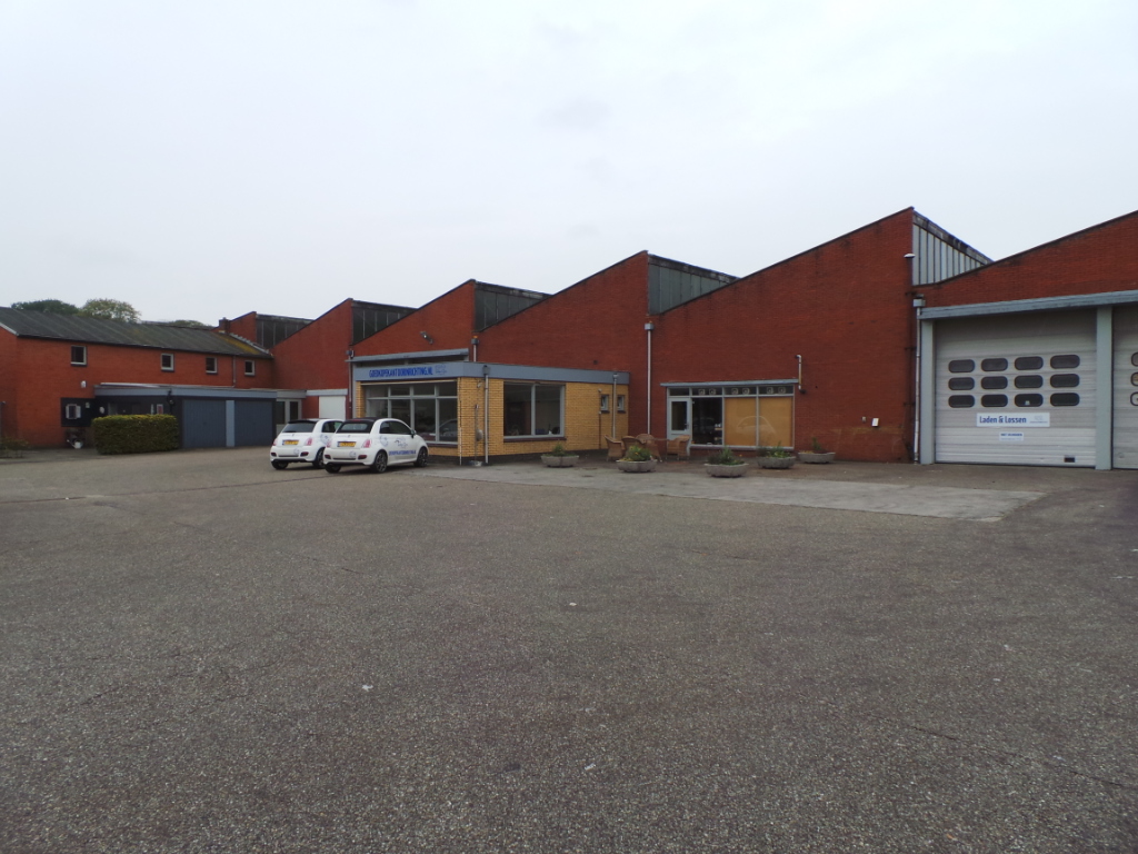 Afhaalpunt gebruikte kantoormeubelen in Joure